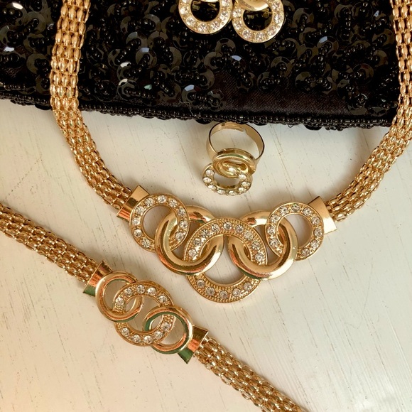 🌟NWT Gold Rhinestone Necklace Bracelet Earrings Set - Picture 4 of 8